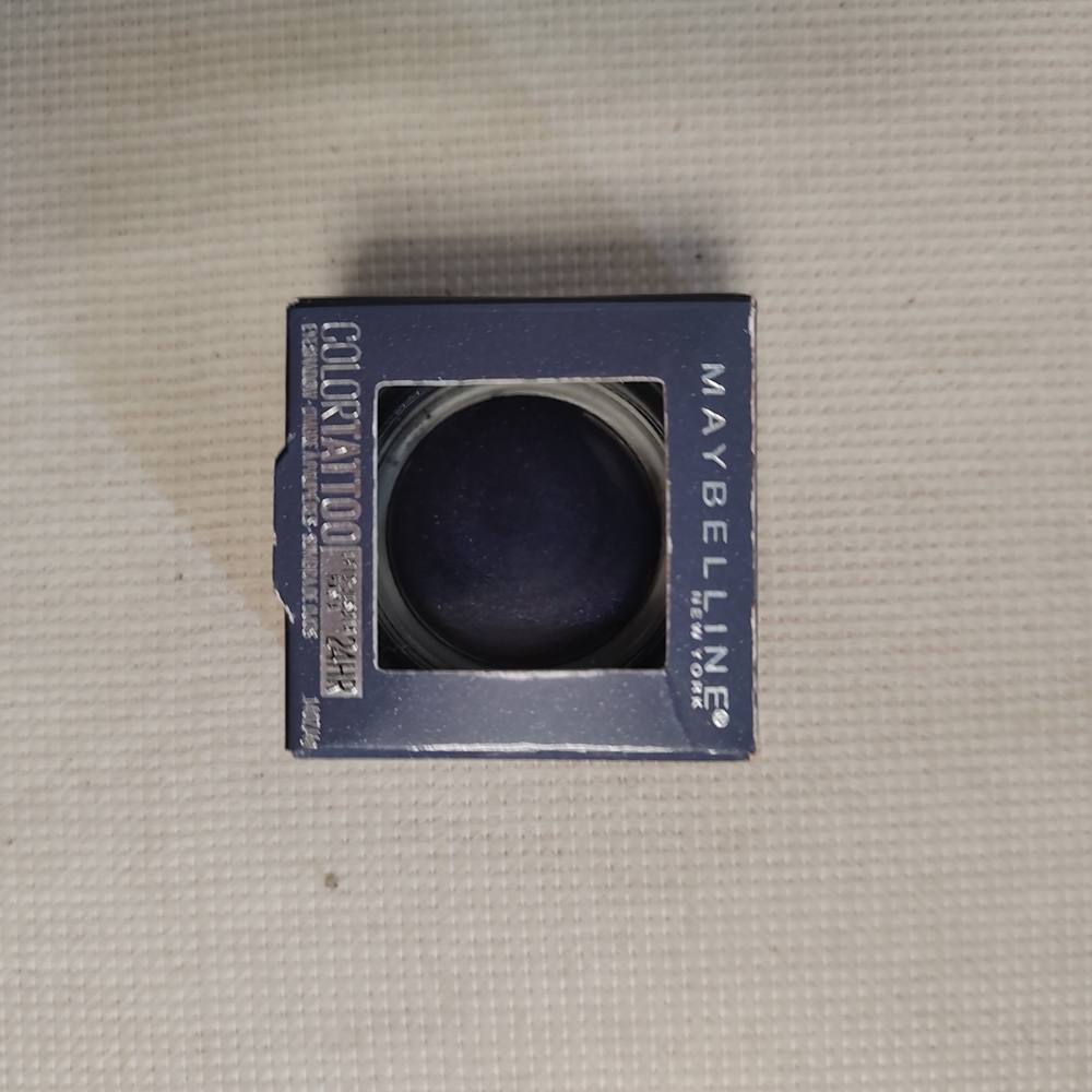Maybelline Blue Eyeshadow - Color tattoo